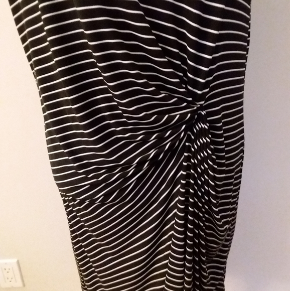 Kenneth Cole Reaction Black/White Stripe Knot Dress or Beach Cover-up - Picture 3 of 10